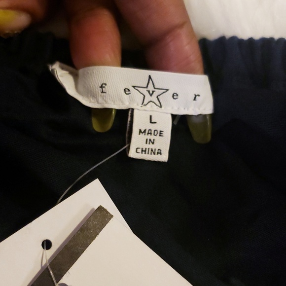 🆕️Fever Off Shoulder Blue & White Embroidered Top - Picture 6 of 9